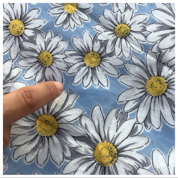Vintage Daisy Square Handkerchief - Picture 2 of 3